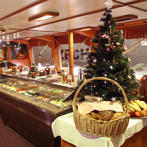 Einstündige Adventschifffahrt mit Verkostung von Weihnachtssüßigkeiten + ein Heißgetränk